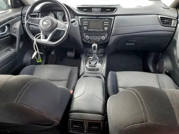 JN8AT2MV4HW268012 2017 NISSAN ROGUE - Image 8