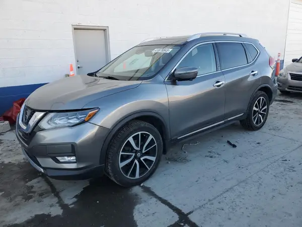 JN8AT2MV4HW270388 2017 NISSAN ROGUE - Image 1