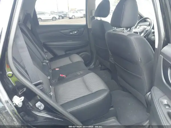 JN8AT2MV4HW275140 2017 NISSAN ROGUE - Image 8