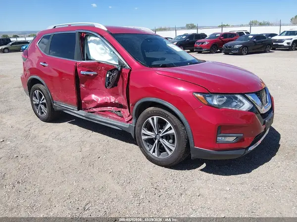 JN8AT2MV4HW276465 2017 NISSAN ROGUE - Image 1