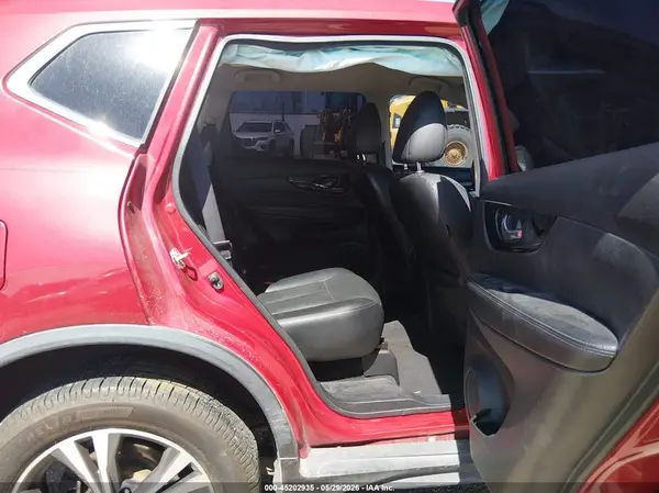 JN8AT2MV4HW276465 2017 NISSAN ROGUE - Image 8