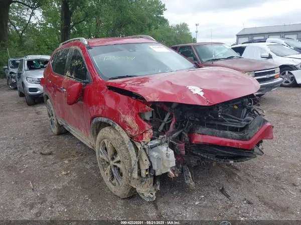JN8AT2MV4HW276997 2017 NISSAN ROGUE - Image 1
