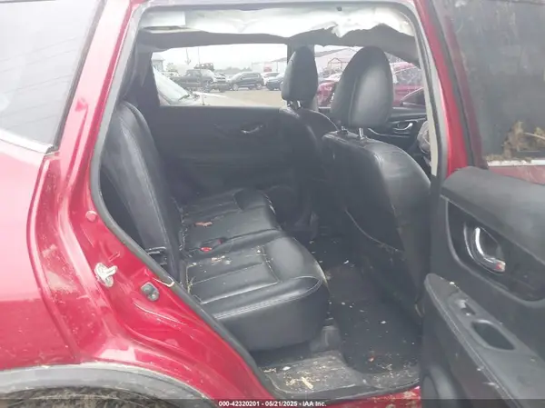 JN8AT2MV4HW276997 2017 NISSAN ROGUE - Image 8