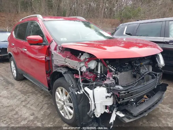 JN8AT2MV4HW277616 2017 NISSAN ROGUE - Image 1