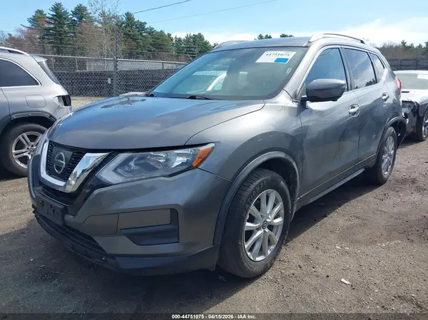 JN8AT2MV4HW277776 2017 NISSAN ROGUE - Image 2