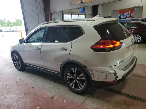 JN8AT2MV4HW277907 2017 NISSAN ROGUE - Image 2