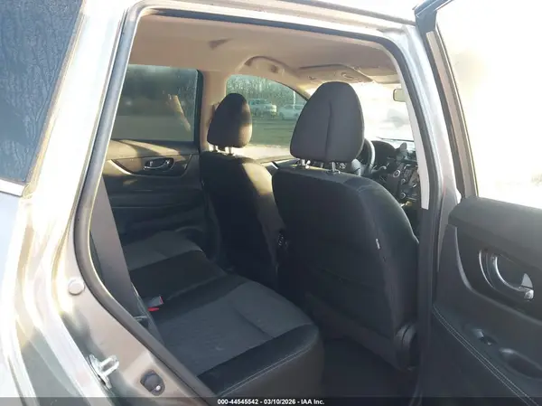 JN8AT2MV4HW278006 2017 NISSAN ROGUE - Image 8