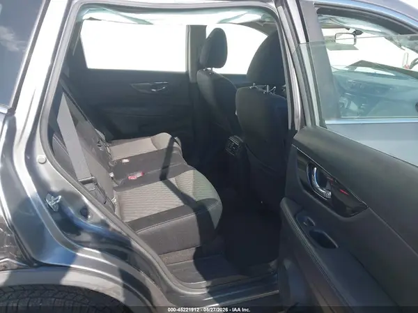 JN8AT2MV4HW278331 2017 NISSAN ROGUE - Image 8