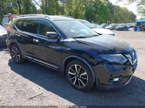 JN8AT2MV4HW278622 2017 NISSAN ROGUE - Image 1