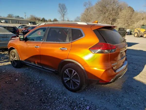 JN8AT2MV4HW279141 2017 NISSAN ROGUE - Image 2