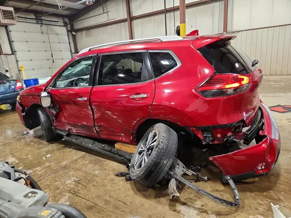 JN8AT2MV4HW283674 2017 NISSAN ROGUE - Image 2