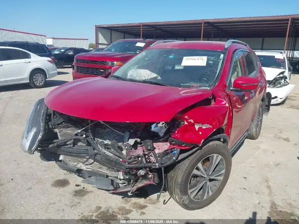 JN8AT2MV4HW285697 2017 NISSAN ROGUE - Image 2