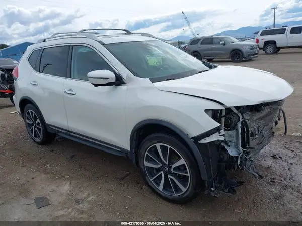 JN8AT2MV4HW285750 2017 NISSAN ROGUE - Image 1