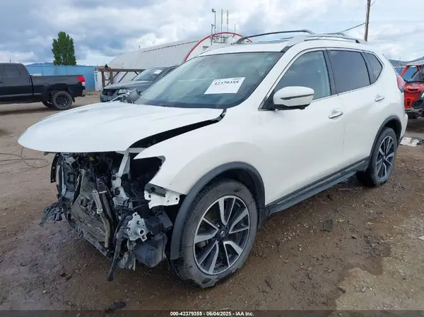 JN8AT2MV4HW285750 2017 NISSAN ROGUE - Image 2