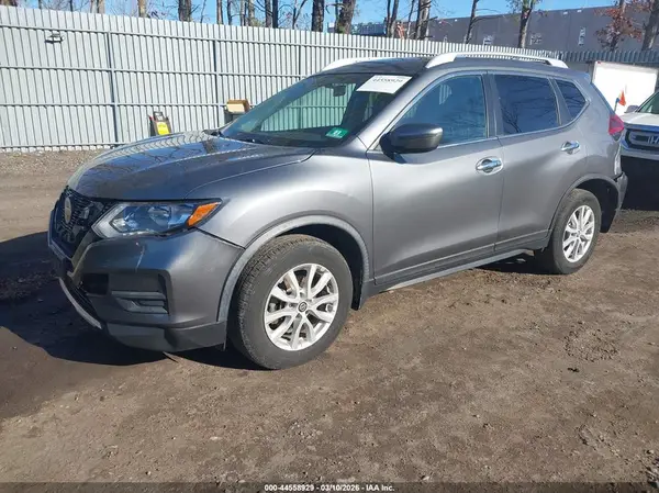 JN8AT2MV4JW300186 2018 NISSAN ROGUE - Image 2