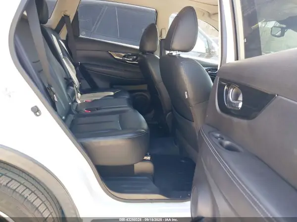JN8AT2MV4JW302780 2018 NISSAN ROGUE - Image 8