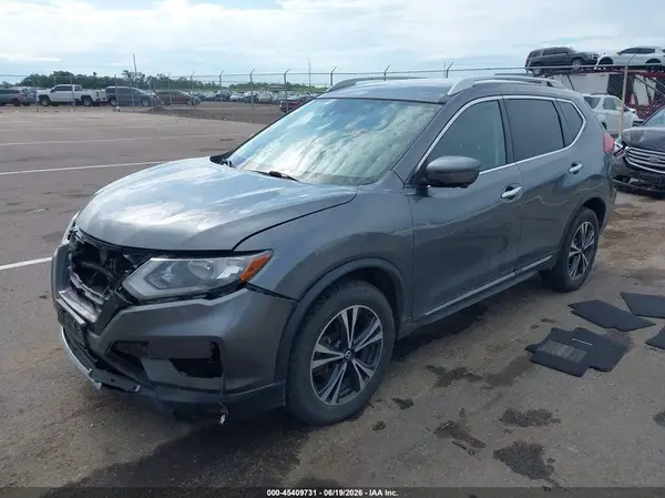 JN8AT2MV4JW304254 2018 NISSAN ROGUE - Image 2