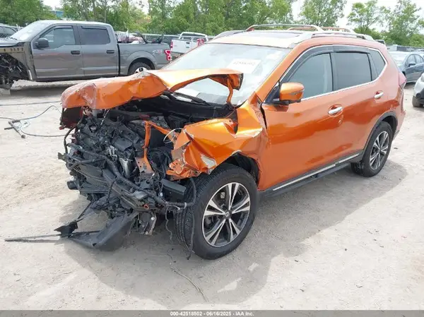 JN8AT2MV4JW306053 2018 NISSAN ROGUE - Image 2