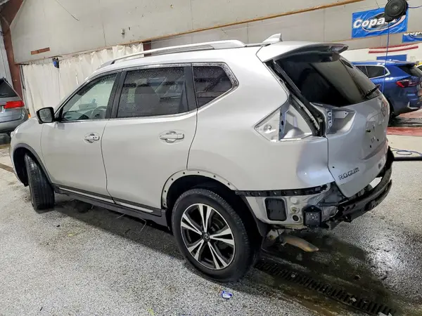 JN8AT2MV4JW306862 2018 NISSAN ROGUE - Image 2