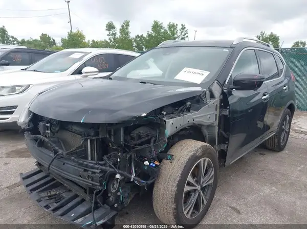 JN8AT2MV4JW307462 2018 NISSAN ROGUE - Image 2