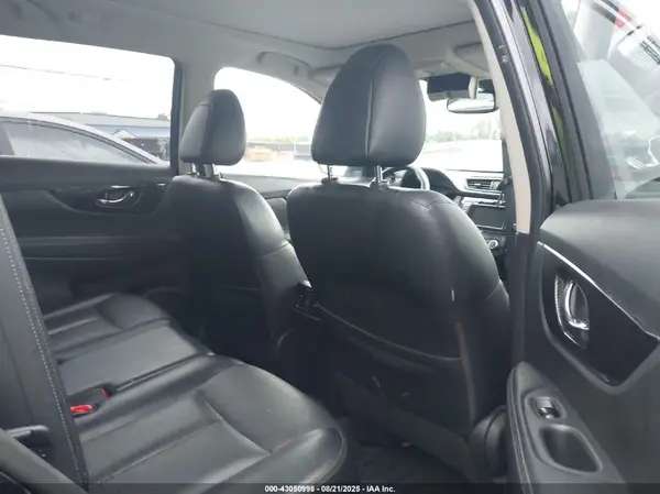 JN8AT2MV4JW307462 2018 NISSAN ROGUE - Image 8