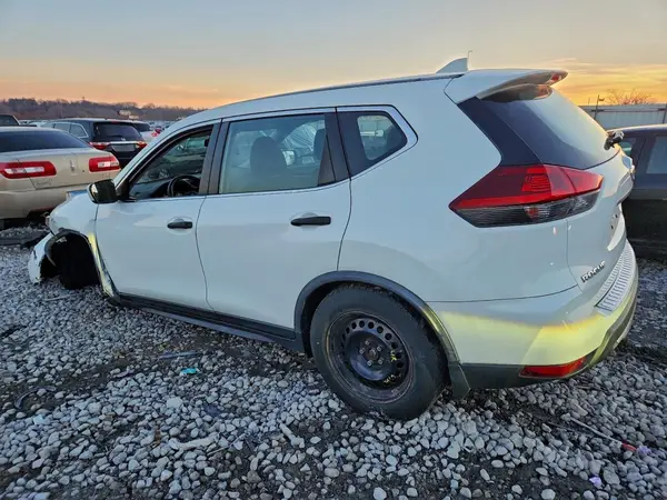 JN8AT2MV4JW311706 2018 NISSAN ROGUE - Image 2