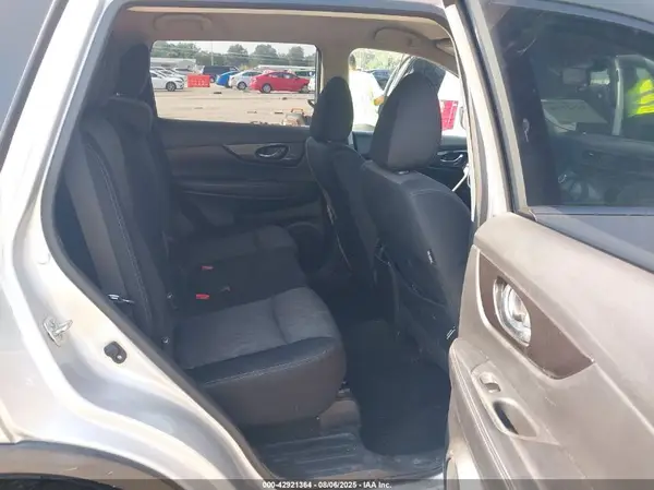 JN8AT2MV4JW312015 2018 NISSAN ROGUE - Image 8