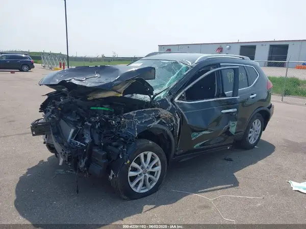 JN8AT2MV4JW312368 2018 NISSAN ROGUE - Image 2