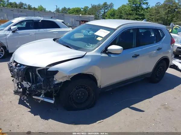 JN8AT2MV4JW313066 2018 NISSAN ROGUE - Image 2