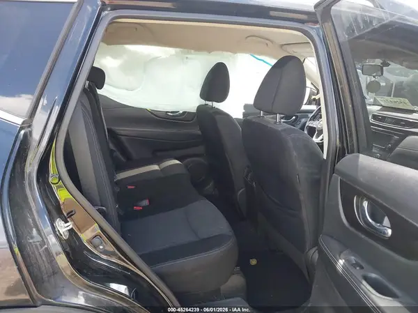 JN8AT2MV4JW313214 2018 NISSAN ROGUE - Image 8
