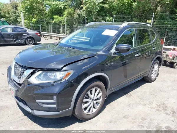 JN8AT2MV4JW313505 2018 NISSAN ROGUE - Image 2