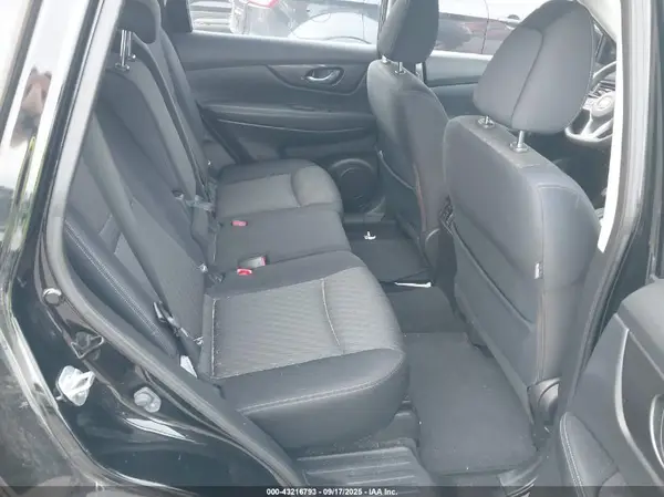 JN8AT2MV4JW314685 2018 NISSAN ROGUE - Image 8