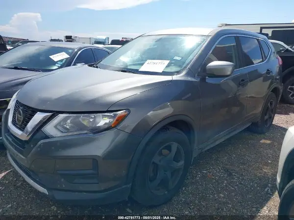 JN8AT2MV4JW314721 2018 NISSAN ROGUE - Image 2