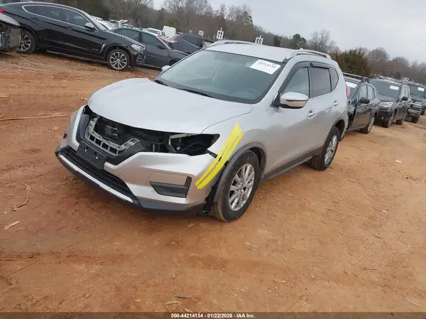 JN8AT2MV4JW314833 2018 NISSAN ROGUE - Image 2