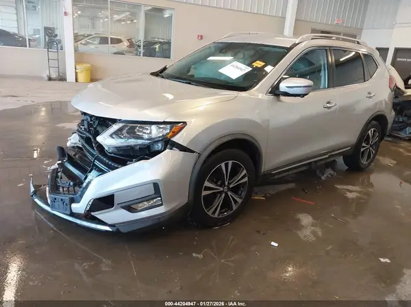 JN8AT2MV4JW316758 2018 NISSAN ROGUE - Image 2