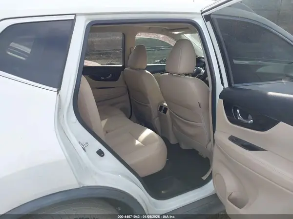 JN8AT2MV4JW316825 2018 NISSAN ROGUE - Image 8