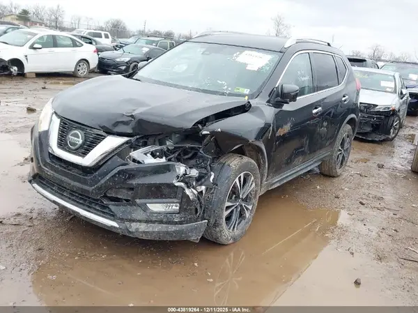 JN8AT2MV4JW318431 2018 NISSAN ROGUE - Image 2