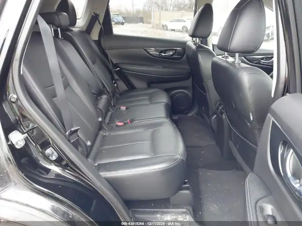 JN8AT2MV4JW318431 2018 NISSAN ROGUE - Image 8