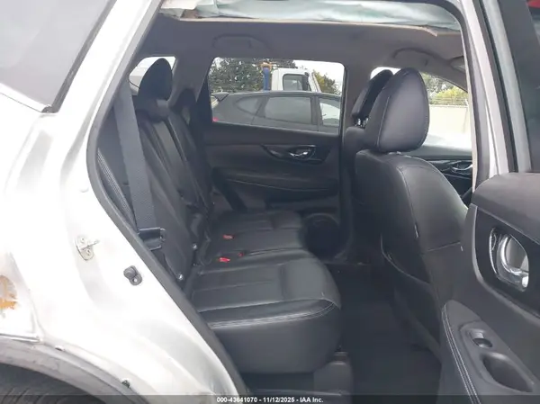 JN8AT2MV4JW320261 2018 NISSAN ROGUE - Image 8