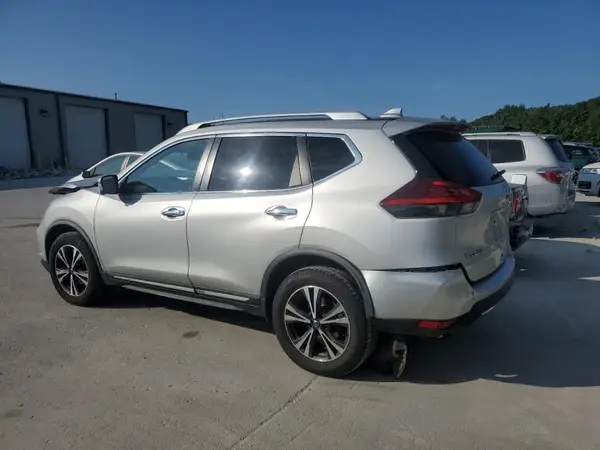 JN8AT2MV4JW321412 2018 NISSAN ROGUE - Image 2