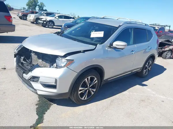 JN8AT2MV4JW322589 2018 NISSAN ROGUE - Image 2
