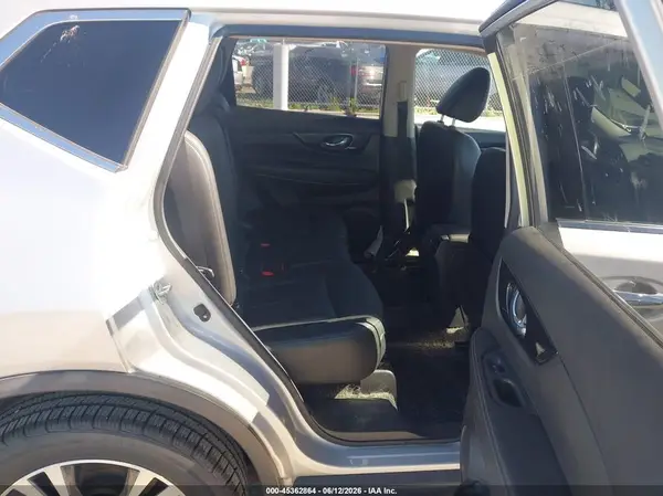 JN8AT2MV4JW322589 2018 NISSAN ROGUE - Image 8