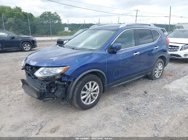 JN8AT2MV4JW326500 2018 NISSAN ROGUE - Image 2