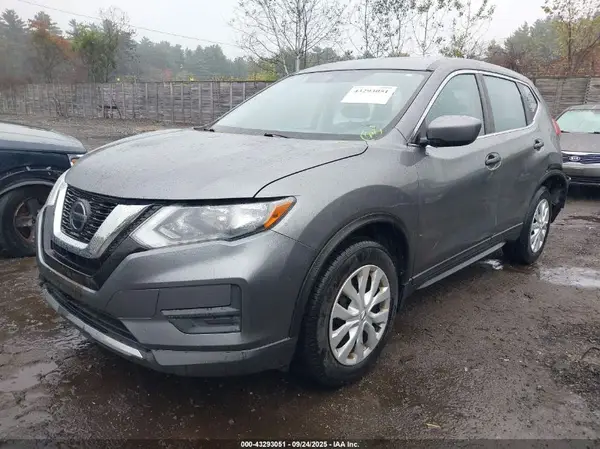 JN8AT2MV4JW328439 2018 NISSAN ROGUE - Image 2