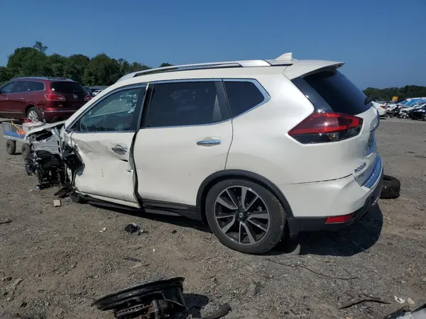 JN8AT2MV4JW340350 2018 NISSAN ROGUE - Image 2