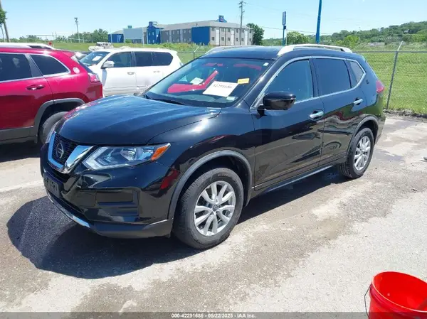 JN8AT2MV4JW343152 2018 NISSAN ROGUE - Image 2