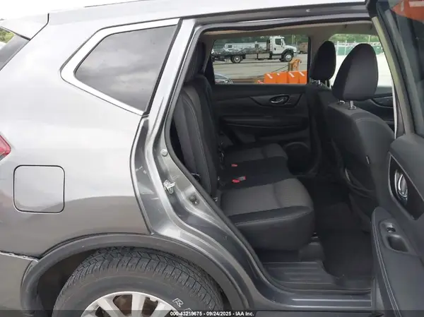 JN8AT2MV4JW344706 2018 NISSAN ROGUE - Image 8