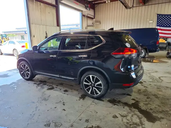 JN8AT2MV4JW346715 2018 NISSAN ROGUE - Image 2