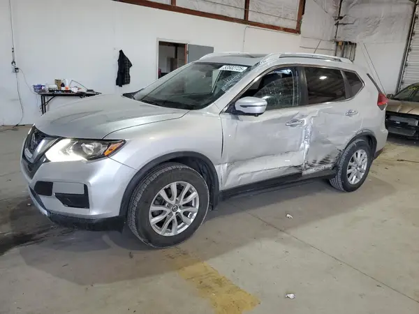 JN8AT2MV4JW349758 2018 NISSAN ROGUE - Image 1
