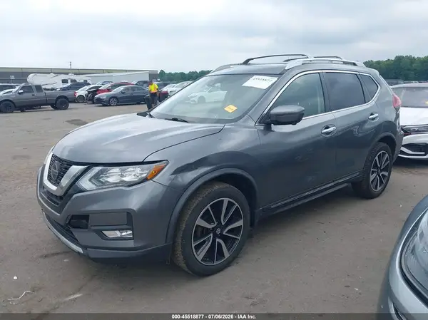 JN8AT2MV4JW350568 2018 NISSAN ROGUE - Image 2